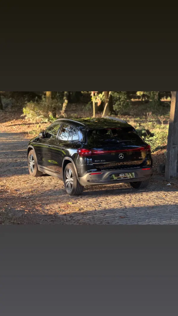 Mercedes-Benz EQA 300 4Matic AMG Line 6
