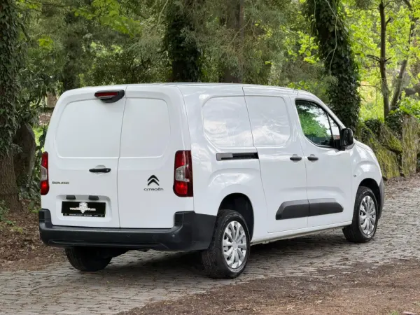 Citroen Berlingo 1.5 BlueHDi XL S&S EHZ EAT8 Control Variospace 12