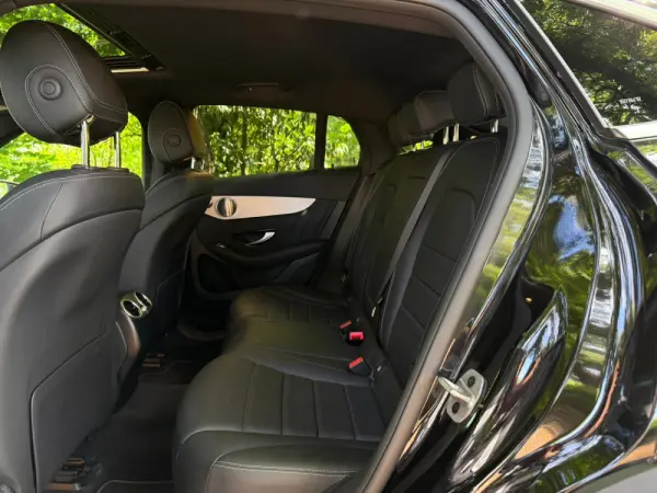 Mercedes-Benz GLC 300 e Coupé 4Matic 12