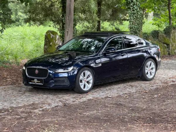 Jaguar XE 2.0 D R-Dynamic S 47