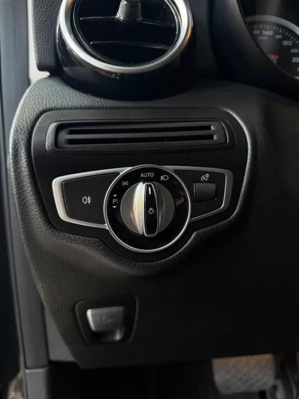 Mercedes-Benz GLC 220 d 4Matic 9G-TRONIC AMG Line 37