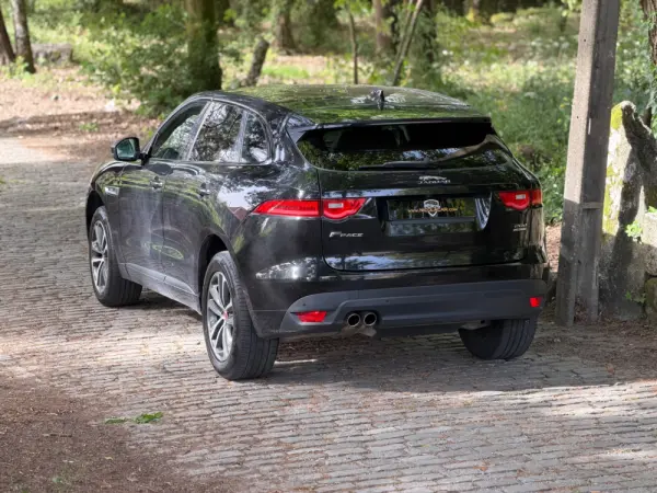 Jaguar F-Pace 4
