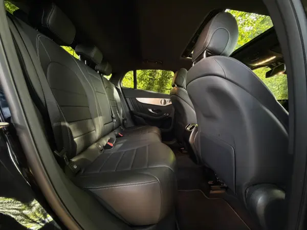 Mercedes-Benz GLC 300 e Coupé 4Matic 16