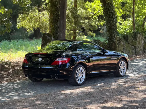 Mercedes-Benz SLK 200 Outro 7