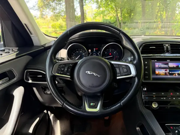 Jaguar F-Pace 2.0 i4D Portfolio AWD Aut. 9