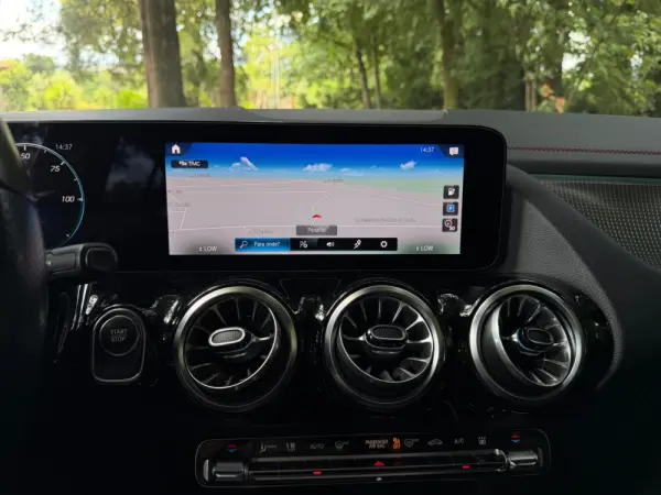 Mercedes-Benz EQA 250 AMG Line 19