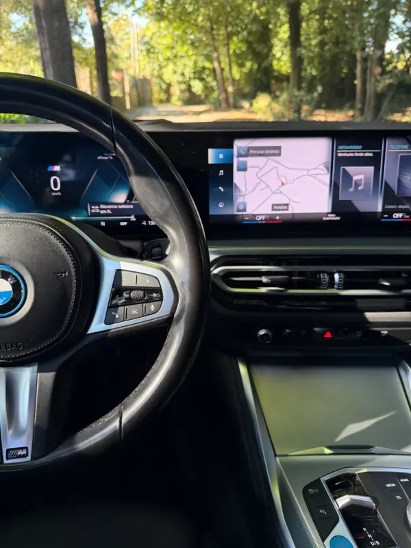 BMW i4 eDrive40 Desportiva M 21