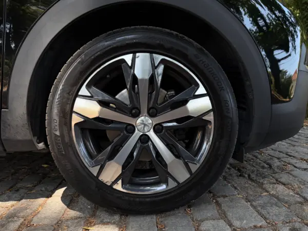 Peugeot 3008 1.2 PureTech Allure Pack EAT8 10