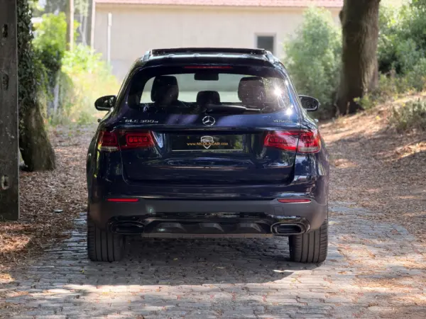 Mercedes-Benz GLC 300 e 4Matic 6