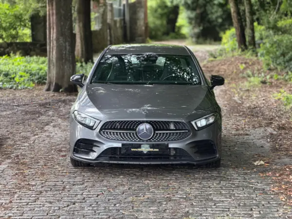 Mercedes-Benz A 180 d AMG Line Aut. 33