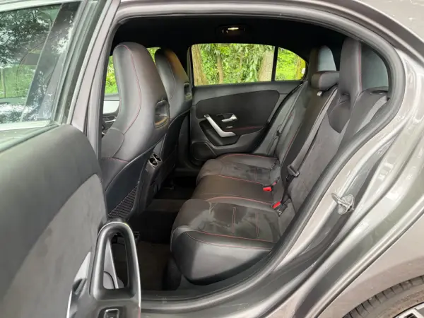 Mercedes-Benz A 180 d AMG Line Aut. 30