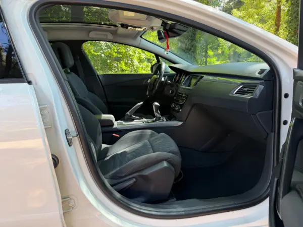Peugeot 508 SW Allure 27