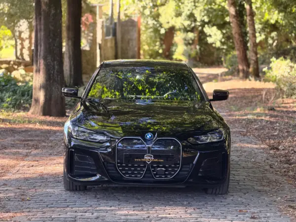BMW i4 eDrive40 Desportiva M 3