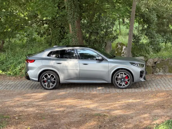 BMW iX2 xDrive30 Pack Desportivo M Pro 7