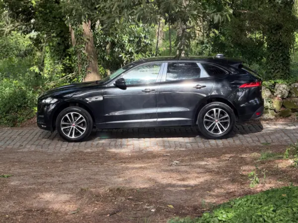 Jaguar F-Pace 8