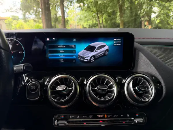 Mercedes-Benz EQA 250 AMG Line 22