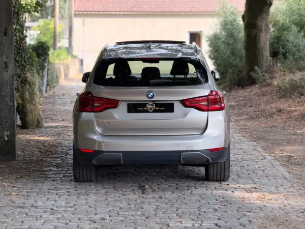 BMW iX3 M Sport Impressive 6