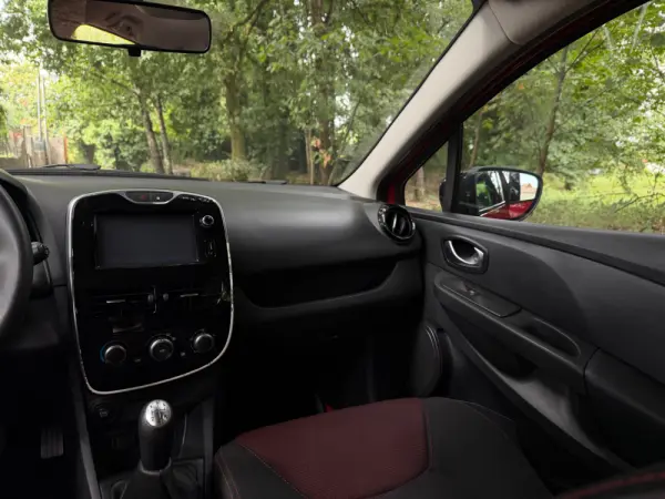 Renault Clio Sport Tourer 18