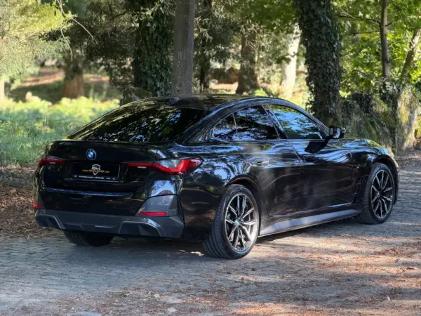 BMW i4 eDrive40 Desportiva M 7