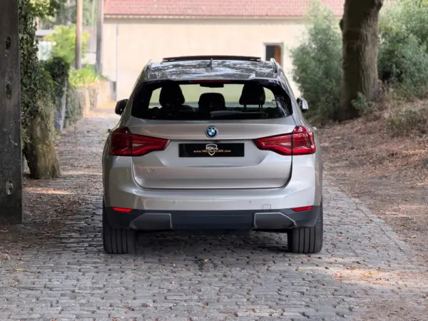 BMW iX3 M Sport Impressive 43