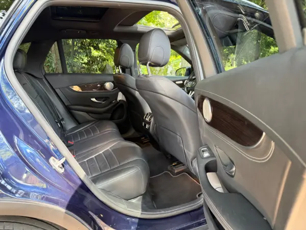 Mercedes-Benz GLC 300 e 4Matic 29