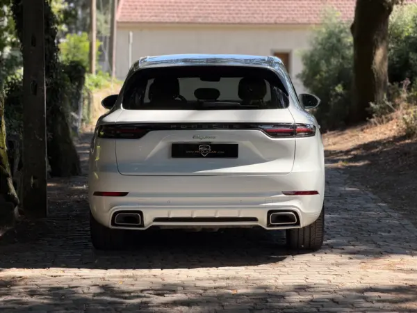 Porsche Cayenne E-Hybrid 6