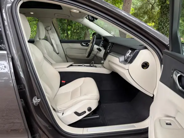 Volvo XC 60 2.0 T6 PHEV Inscription Expression AWD 30