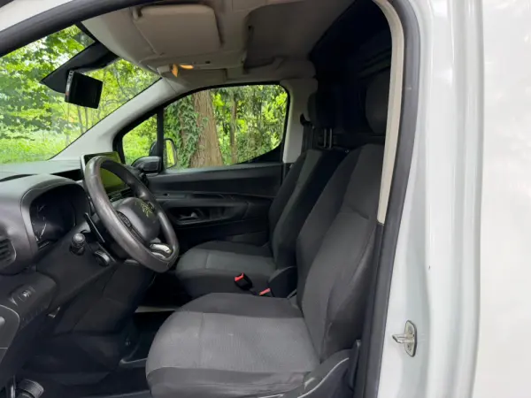 Citroen Berlingo 1.5 BlueHDi XL S&S EHZ EAT8 Control Variospace 22