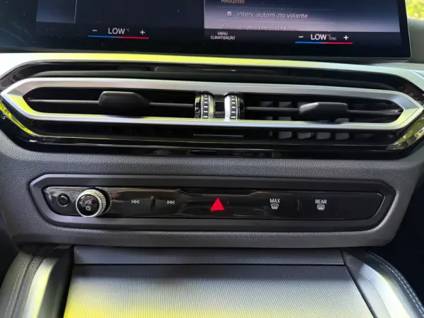 BMW i4 eDrive40 Desportiva M 28