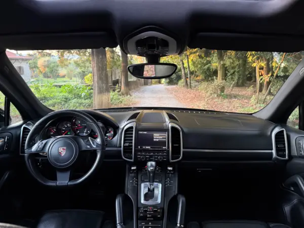 Porsche Cayenne Platinum Edition 12