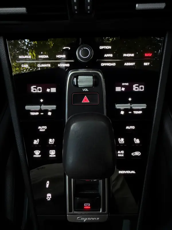 Porsche Cayenne E-Hybrid 36
