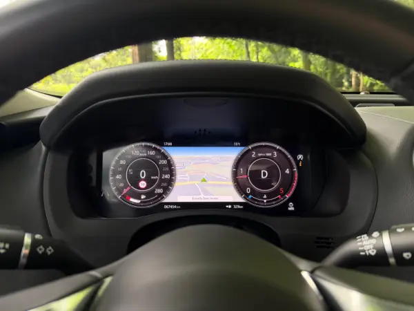 Jaguar XE 2.0 D R-Dynamic S 24