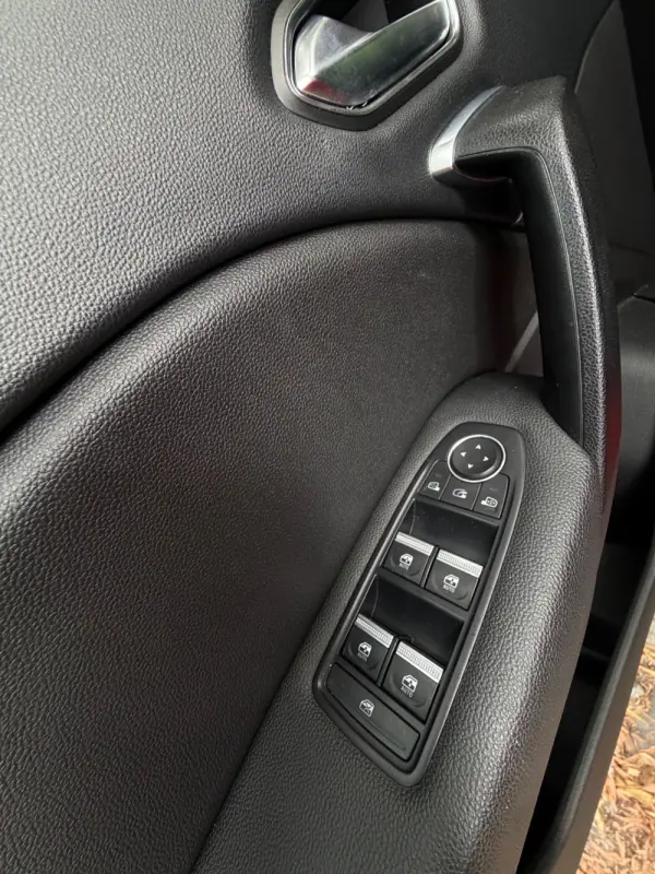 Renault Captur 1.0 TCe Exclusive 28