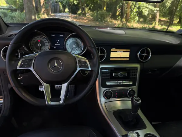 Mercedes-Benz SLK 200 Outro 20