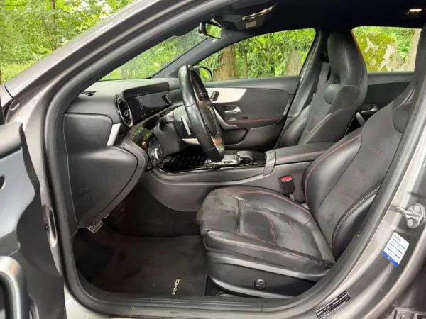 Mercedes-Benz A 180 d AMG Line Aut. 28