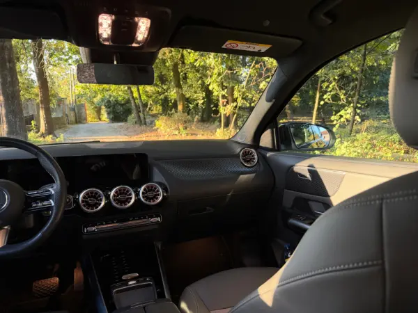 Mercedes-Benz EQA 300 4Matic AMG Line 10