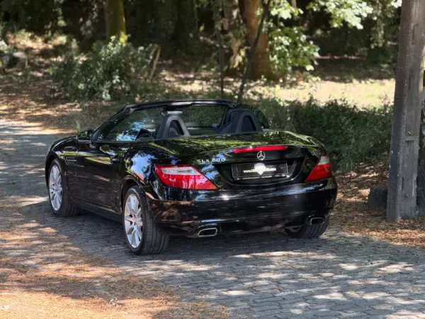 Mercedes-Benz SLK 200 Outro 54