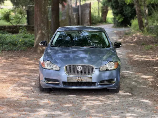 Jaguar XF 2.7 D V6 Premium Luxury 35