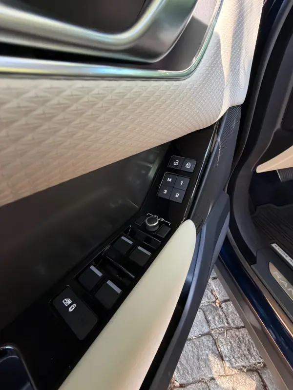 Land Rover Range Rover Velar D200 S 52
