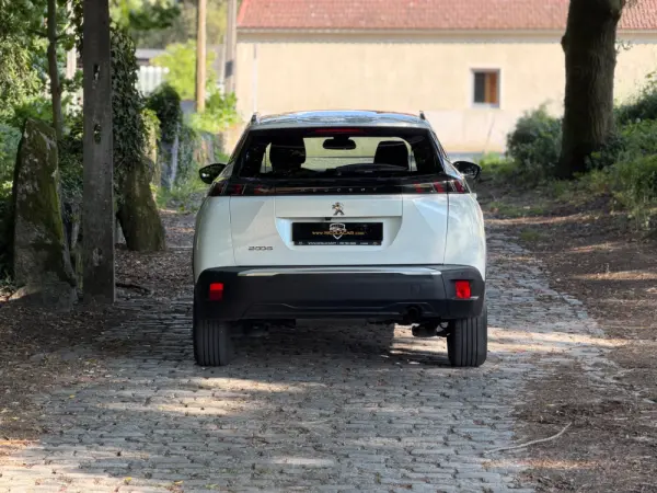 Peugeot 2008 1.2 PureTech Allure 31