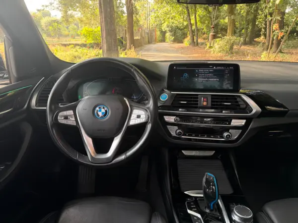 BMW iX3 M Sport Impressive 19