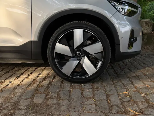 Volvo C40 Recharge Ultimate 8
