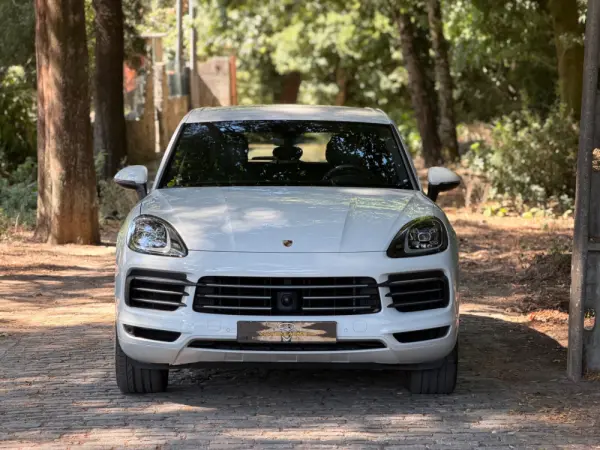 Porsche Cayenne E-Hybrid 3