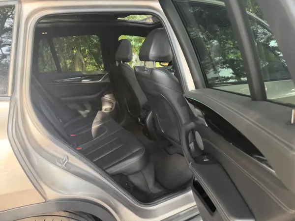 BMW iX3 M Sport Impressive 41