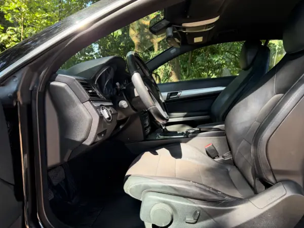 Mercedes-Benz E 220 (BlueTEC) d 9G-TRONIC 42