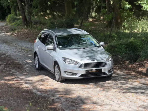 Ford Focus SW 1.0 EcoBoost Titanium 32