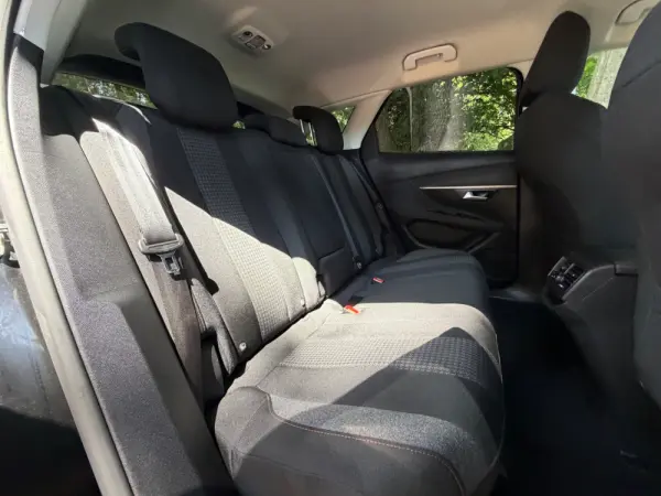 Peugeot 3008 1.2 PureTech Allure Pack EAT8 56