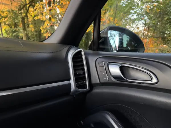 Porsche Cayenne Platinum Edition 23