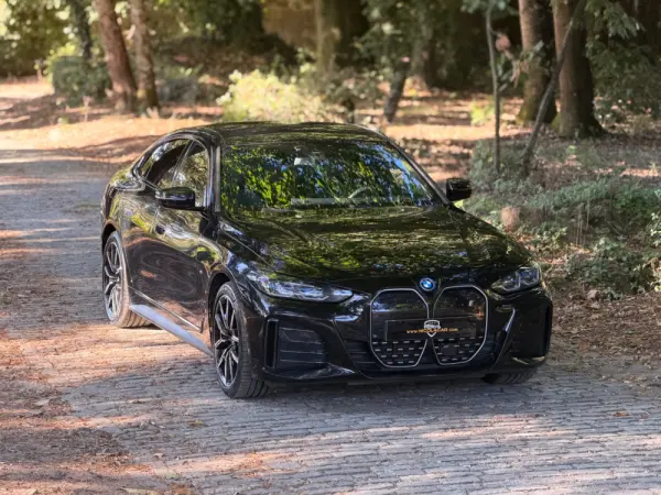 BMW i4 eDrive40 Desportiva M 2