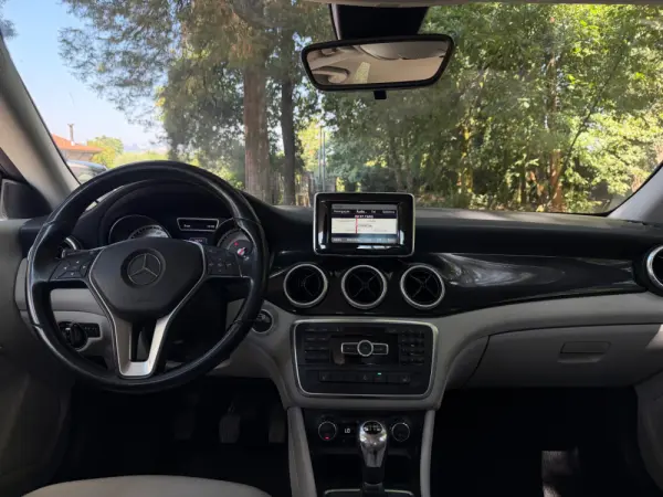 Mercedes-Benz CLA 200 CDI AMG Line 12